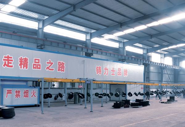 聯合整地機車間